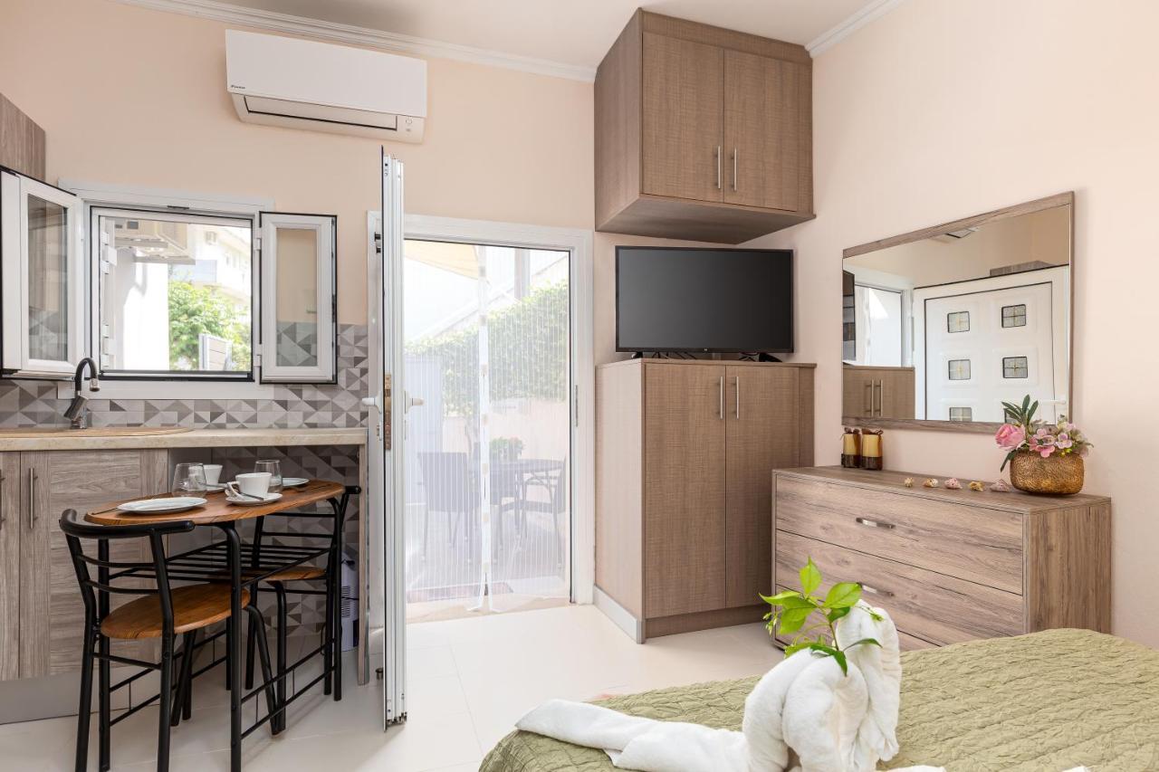 Fouki Apartments Ipsos Beach Ngoại thất bức ảnh